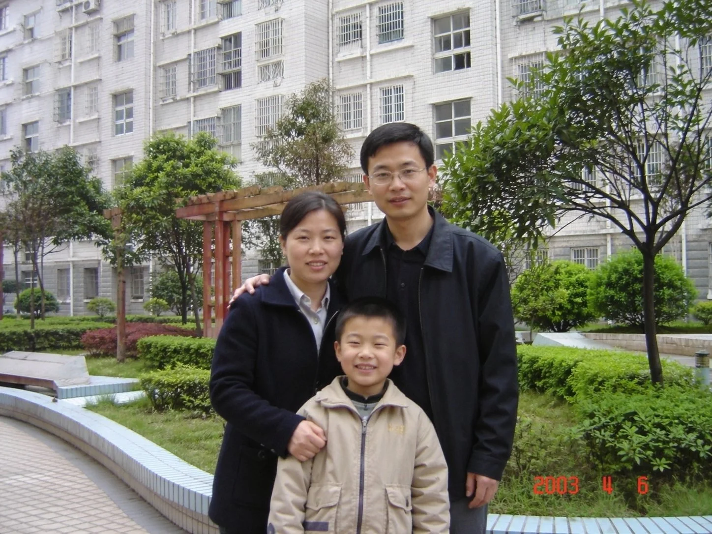 2003 Digital Camera Family Snapshot